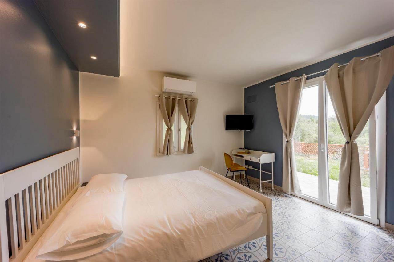 Gli Ulivi Rooms And Breakfast Marina dʼMarina dʼAndora Exteriör bild